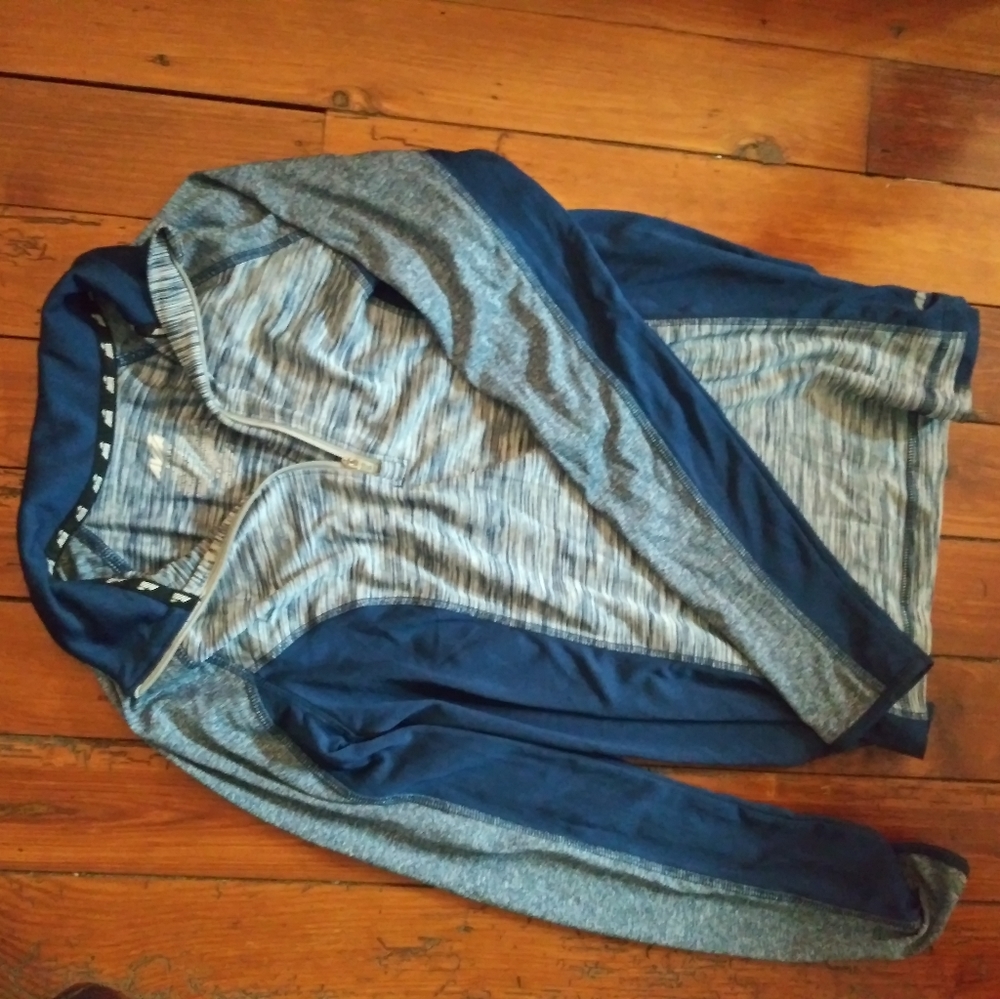 Workout pullover top - Picture 3 of 4